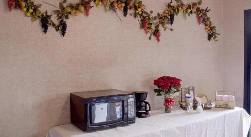 Americas Value & Angeles Downtown Sw Motel *