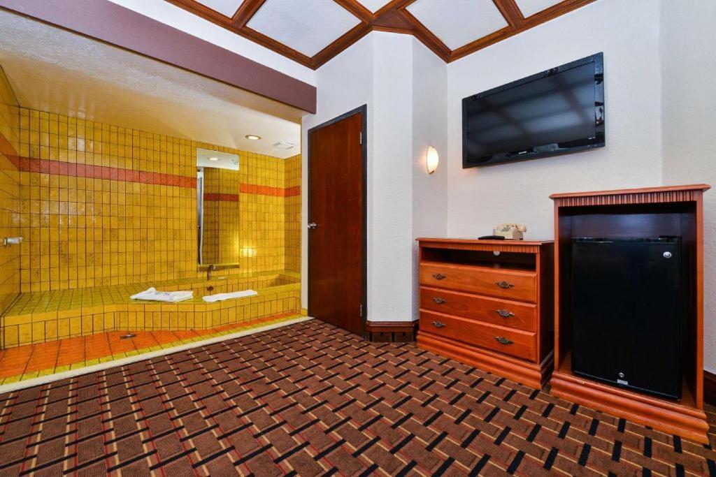 Americas Value & Angeles Downtown Sw Motel *
